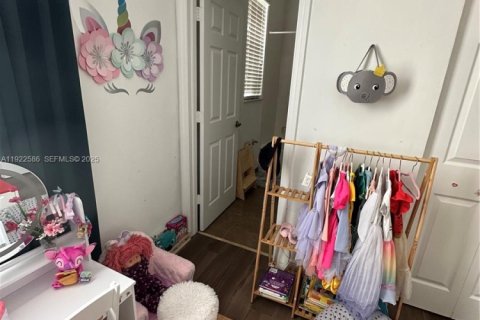 Townhouse in Miramar, Florida 3 bedrooms, 185.8 sq.m. № 1976478 - photo 21