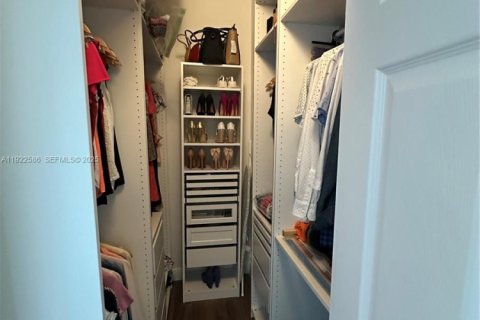 Townhouse in Miramar, Florida 3 bedrooms, 185.8 sq.m. № 1976478 - photo 16