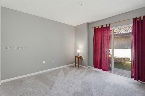 House in Miami, Florida 3 bedrooms, 140.38 sq.m. № 1996612 - photo 14