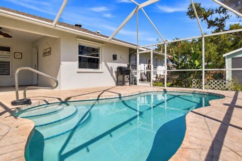 House in Venice, Florida 2 bedrooms, 102.84 sq.m. № 2400297 - photo 2