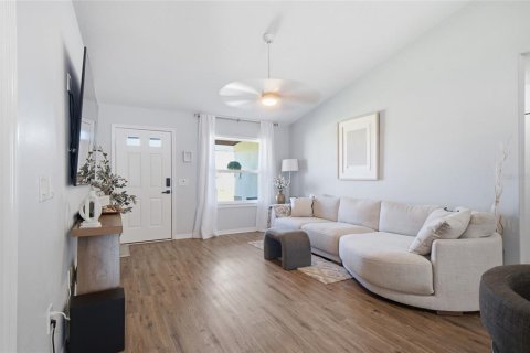 House in Venice, Florida 2 bedrooms, 102.84 sq.m. № 2400297 - photo 8