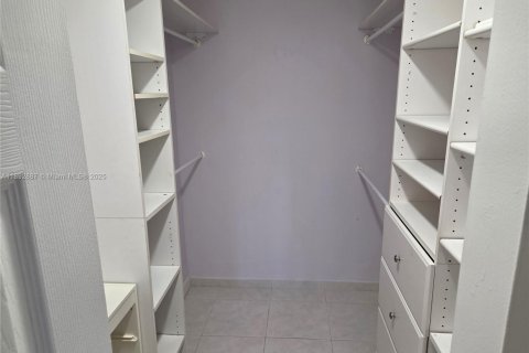 Villa ou maison à louer à Weston, Floride: 2 chambres, 90.67 m2 № 1946814 - photo 19