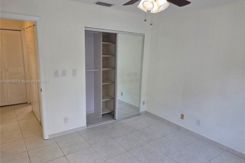 Villa ou maison à louer à Weston, Floride: 2 chambres, 90.67 m2 № 1946814 - photo 13