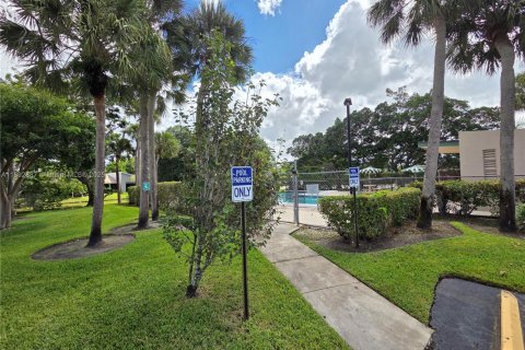 Villa ou maison à louer à Weston, Floride: 2 chambres, 90.67 m2 № 1946814 - photo 28