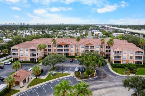Copropriété à louer à Tampa, Floride: 2 chambres, 97.92 m2 № 2385919 - photo 2