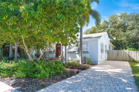 Casa en venta en Saint Petersburg, Florida, 2 dormitorios, 199.28 m2 № 1350361 - foto 3