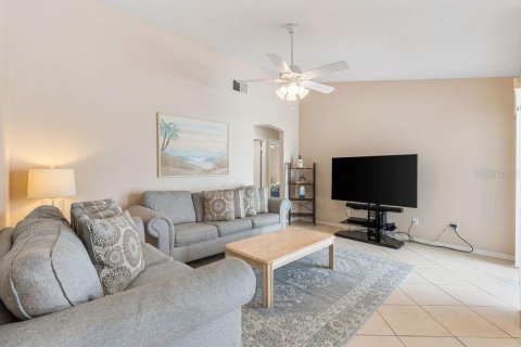 Casa en venta en Kissimmee, Florida, 4 dormitorios, 164.44 m2 № 1916396 - foto 17