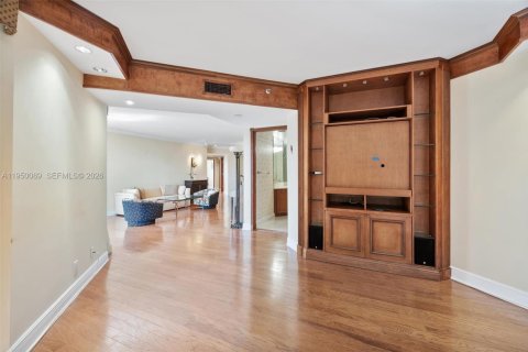 Condo in Aventura, Florida, 3 bedrooms  № 2005978 - photo 11
