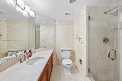 Condo in Aventura, Florida, 3 bedrooms  № 2005978 - photo 23