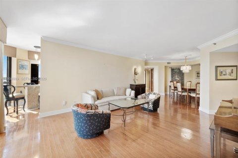 Condo in Aventura, Florida, 3 bedrooms  № 2005978 - photo 15