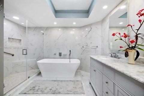 Condo in Aventura, Florida, 3 bedrooms  № 2005978 - photo 26