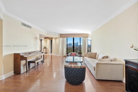 Condo in Aventura, Florida, 3 bedrooms  № 2005978 - photo 6