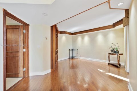 Condo in Aventura, Florida, 3 bedrooms  № 2005978 - photo 22