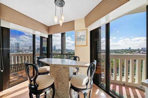 Condo in Aventura, Florida, 3 bedrooms  № 2005978 - photo 19