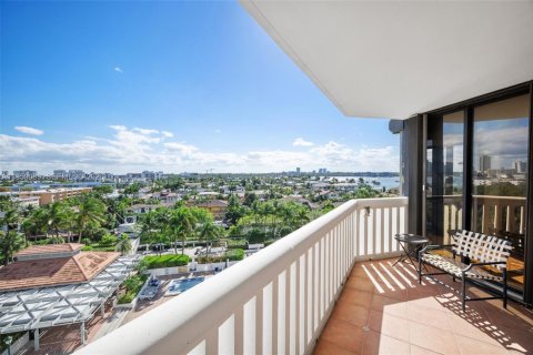 Condo in Aventura, Florida, 3 bedrooms  № 2005978 - photo 3