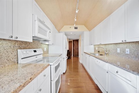 Condo in Aventura, Florida, 3 bedrooms  № 2005978 - photo 16