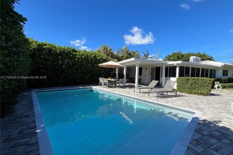 House in Fort Lauderdale, Florida 2 bedrooms, 92.16 sq.m. № 1696414 - photo 1