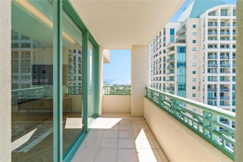 Condo in Miami, Florida, 1 bedroom  № 2053038 - photo 8