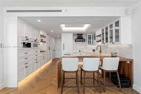 Condo in Miami, Florida, 1 bedroom  № 2053038