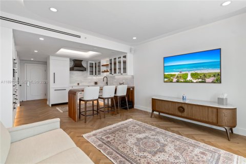 Condo in Miami, Florida, 1 bedroom  № 2053038 - photo 5