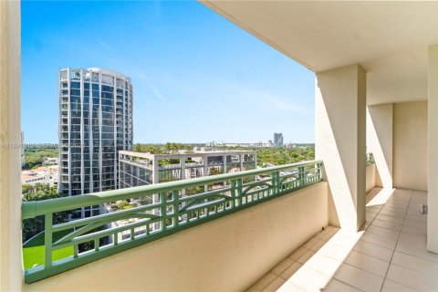Condo in Miami, Florida, 1 bedroom  № 2053038 - photo 7