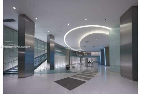 Condo in Miami, Florida, 2 bedrooms  № 2002244 - photo 10