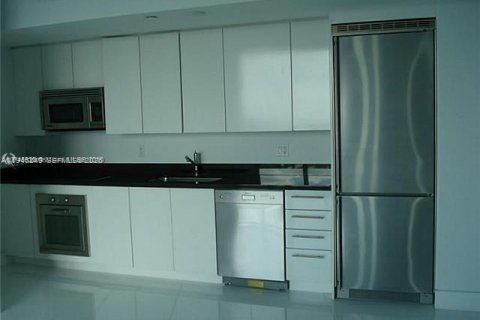 Condo in Miami, Florida, 2 bedrooms  № 2002244 - photo 6