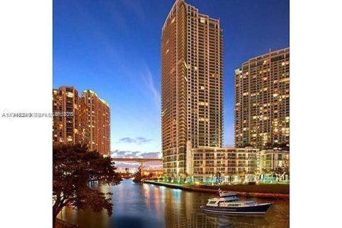 Condo in Miami, Florida, 2 bedrooms  № 2002244
