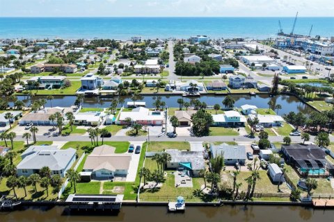 House in Flagler Beach, Florida 3 bedrooms, 83.61 sq.m. № 2225385 - photo 5