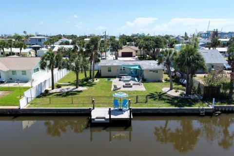 House in Flagler Beach, Florida 3 bedrooms, 83.61 sq.m. № 2225385