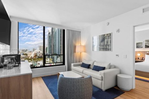 Condo in Miami, Florida, 1 bedroom  № 1927523 - photo 6