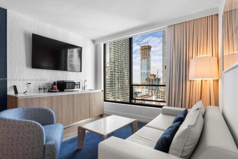 Condo in Miami, Florida, 1 bedroom  № 1927523 - photo 5