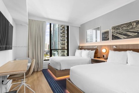 Condo in Miami, Florida, 1 bedroom  № 1927523 - photo 7