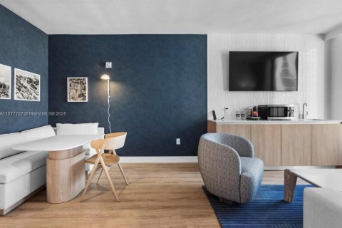 Condo in Miami, Florida, 1 bedroom  № 1927523 - photo 3