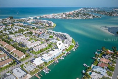 Condo à Treasure Island, Floride, 2 chambres № 2103852