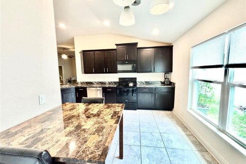Casa en venta en Winter Haven, Florida, 4 dormitorios, 169.08 m2 № 1919089 - foto 7