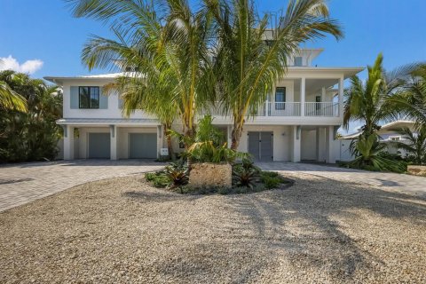 House in Holmes Beach, Florida 4 bedrooms, 322.84 sq.m. № 1791362 - photo 7