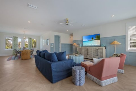 House in Holmes Beach, Florida 4 bedrooms, 322.84 sq.m. № 1791362 - photo 13