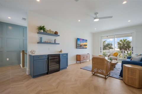 House in Holmes Beach, Florida 4 bedrooms, 322.84 sq.m. № 1791362 - photo 12