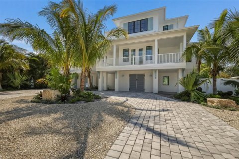 House in Holmes Beach, Florida 4 bedrooms, 322.84 sq.m. № 1791362 - photo 2