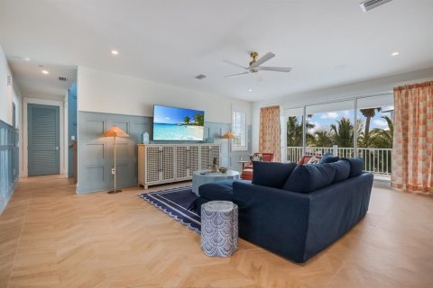 House in Holmes Beach, Florida 4 bedrooms, 322.84 sq.m. № 1791362 - photo 11