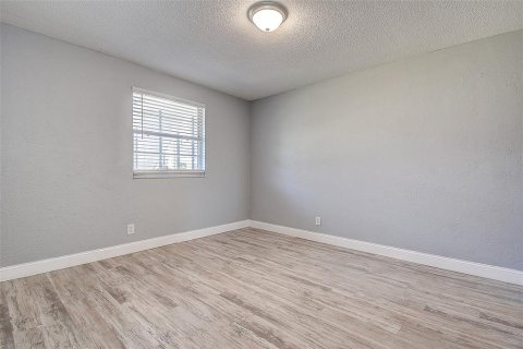 Condo in Saint Petersburg, Florida, 1 bedroom  № 1723169 - photo 9