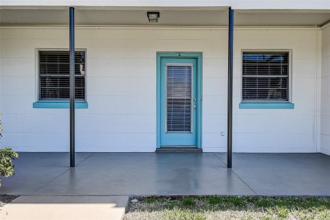 Condo in Saint Petersburg, Florida, 1 bedroom  № 1723169 - photo 22