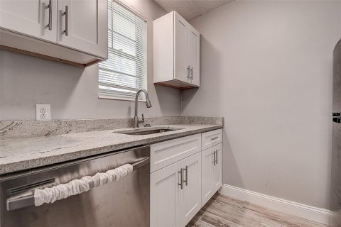Condo in Saint Petersburg, Florida, 1 bedroom  № 1723169 - photo 15