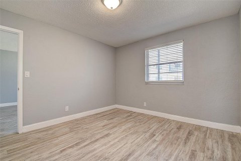 Condo in Saint Petersburg, Florida, 1 bedroom  № 1723169 - photo 28