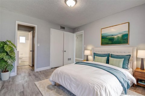 Condo in Saint Petersburg, Florida, 1 bedroom  № 1723169 - photo 6