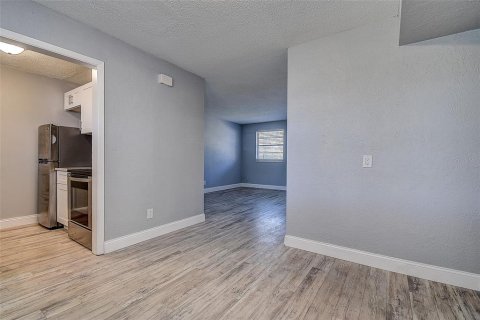 Condo in Saint Petersburg, Florida, 1 bedroom  № 1723169 - photo 21