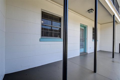 Condo in Saint Petersburg, Florida, 1 bedroom  № 1723169 - photo 23