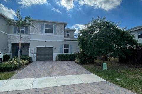Townhouse in Homestead, Florida 4 bedrooms, 167.5 sq.m. № 1535853 - photo 9