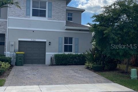 Townhouse in Homestead, Florida 4 bedrooms, 167.5 sq.m. № 1535853 - photo 1